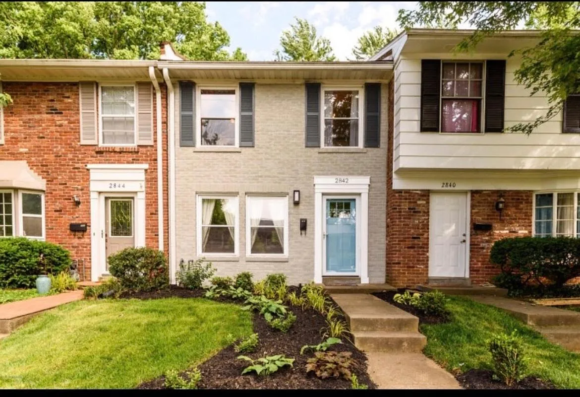 2842 Coleen Ct — Photo 1