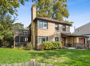 2731 Elgin Rd, Evanston, IL 60201