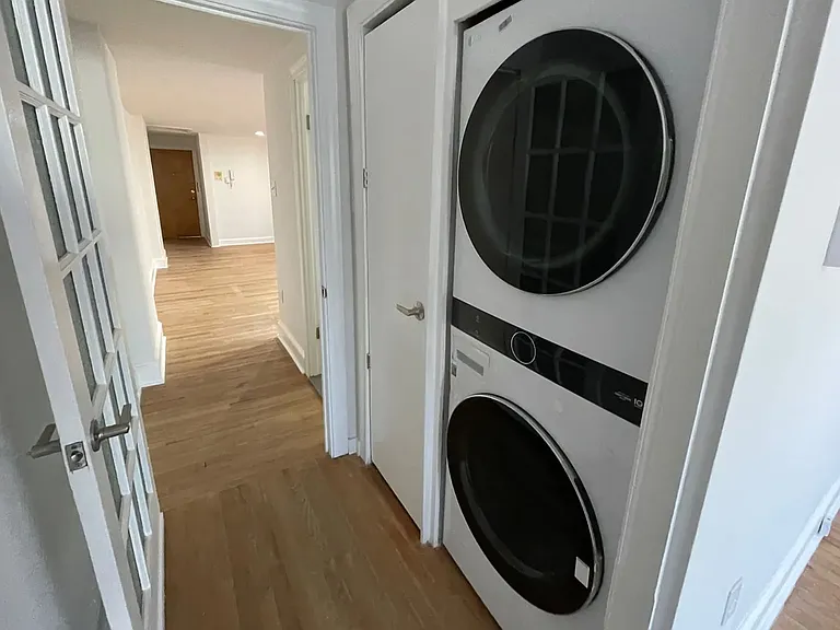 2107 Green St #2RR — Photo 8