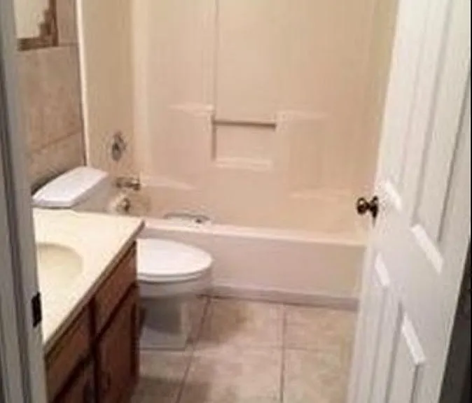 7374 Eisenhower Dr #4 — Photo 2