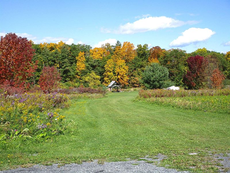 4th image of 833 OAK HILL Road