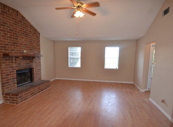 4th image of 142 Muirfield Ct