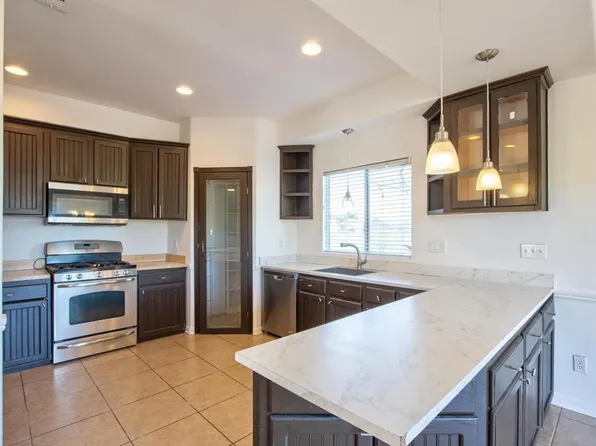 28076 East Dr, Canyon Lake, CA 92587