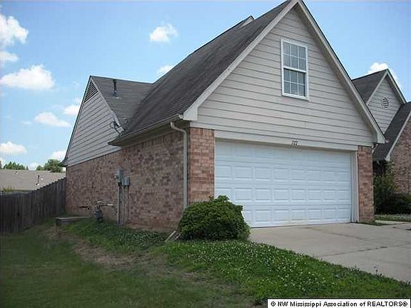 5th image of 722 Northwood Hills Dr