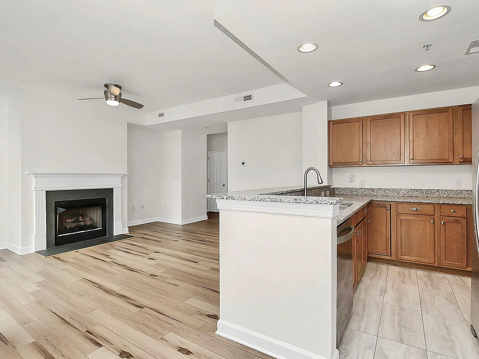 718 Trade St — Photo 4