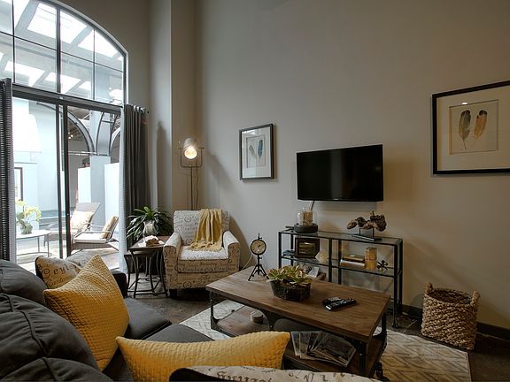 5th image of 520 N Orlando Ave #101
