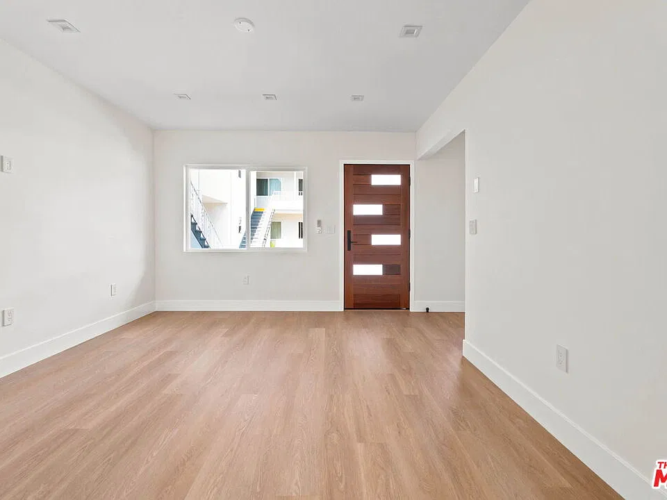 420 S Sepulveda Blvd #3