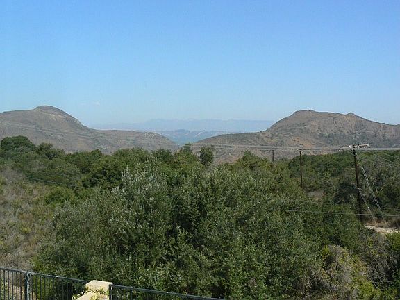 Backingmopen space with views of Santa Rosa Valley!