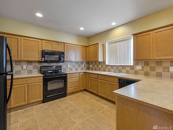 5th image of 15419 104th Way SE