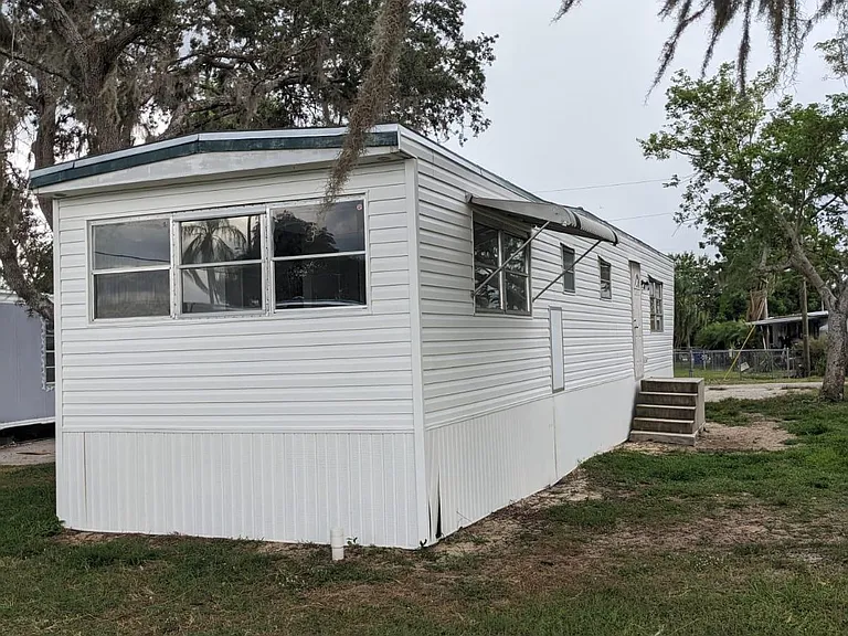 120 Darley Ln — Photo 3
