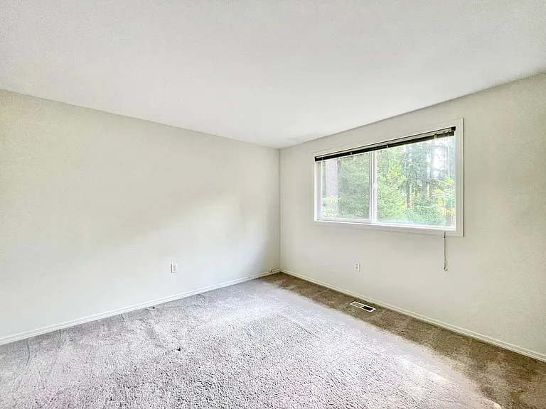 13807 NE 76th St — Photo 17