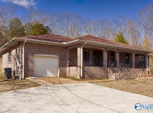 144 Bess Thompson Rd, Laceys Spring, AL 35754