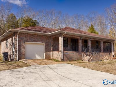 144 Bess Thompson Rd, Laceys Spring, AL, 35754