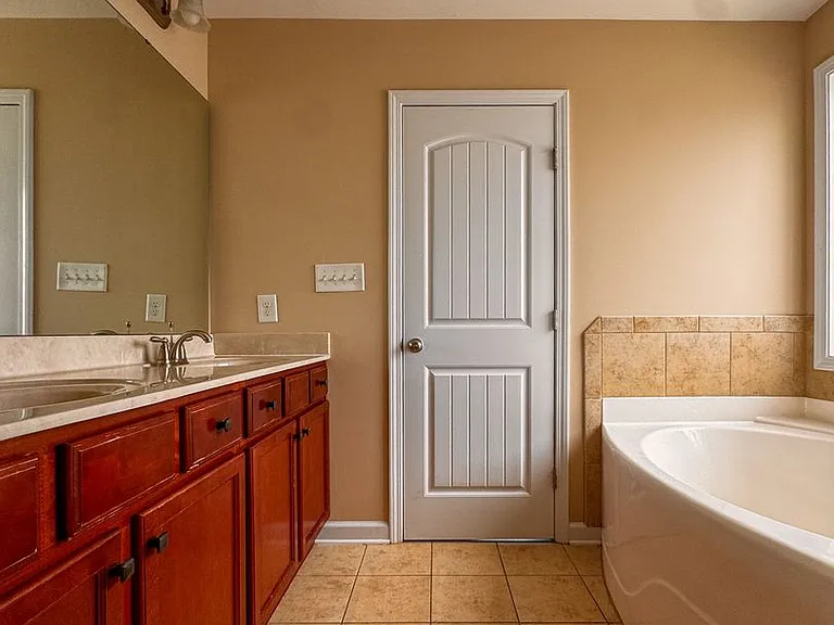 717 Saint Johns Loop — Photo 18