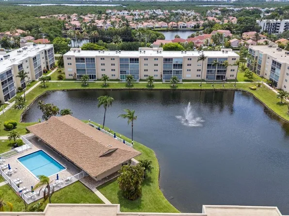 414 SE 10th St APT 108, Dania, FL 33004
