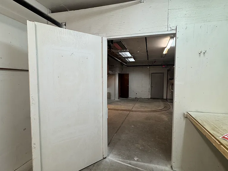 144 Valley St — Photo 9