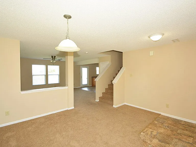 5660 Grassy Bank Dr — Photo 4