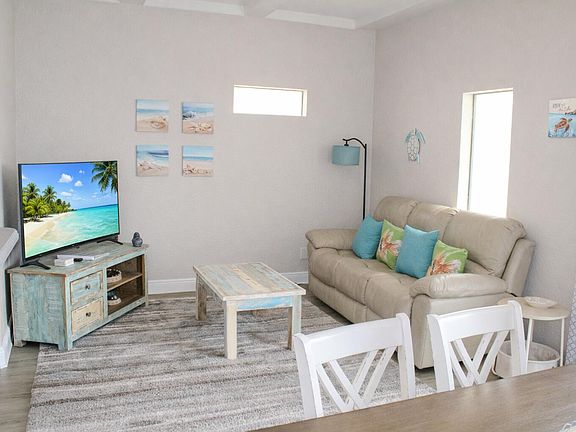5th image of 12400 Overseas Hwy APT 3