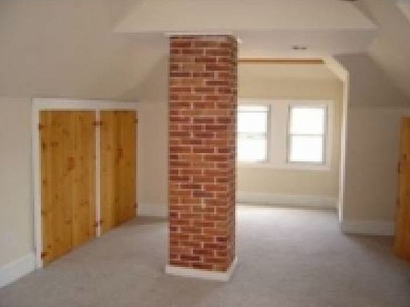 3rd image of 219 Dartmouth St