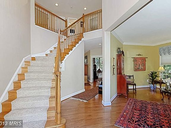 2nd image of 5552 Shooters Hill Ln