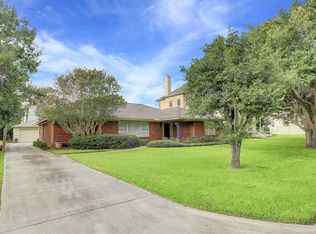 4904 Holly St, Bellaire, TX 77401