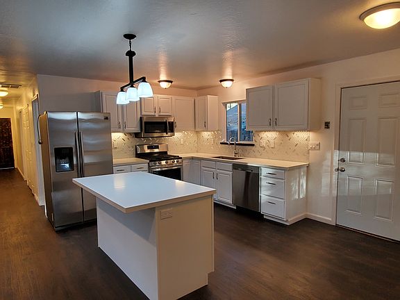 2nd image of 1183 Martin Ave