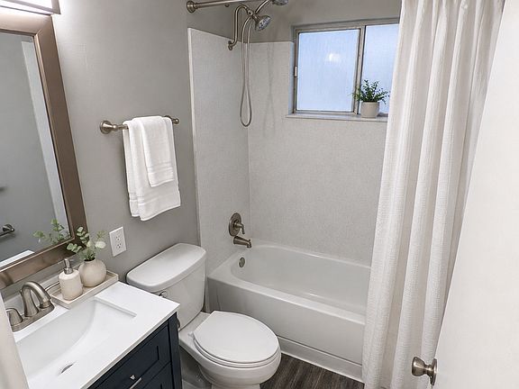 5th image of 2228 Royale Rd #2223-05