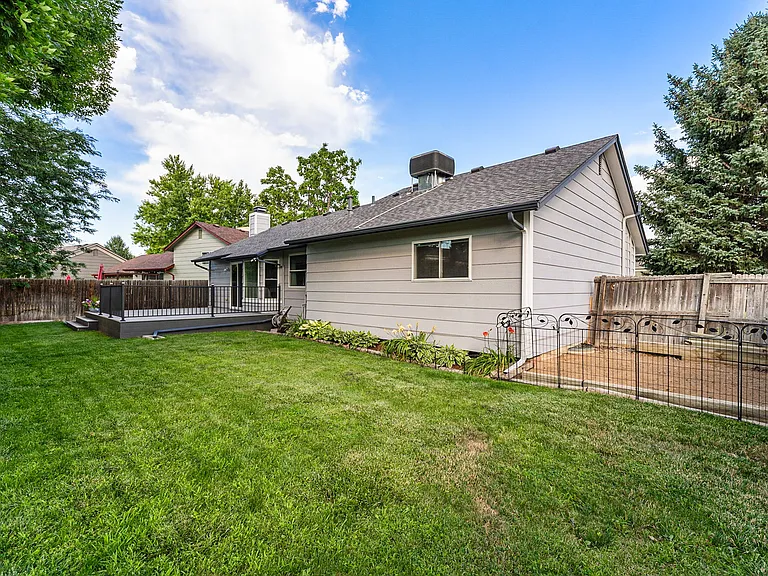 249 S Buchanan Ave — Photo 53