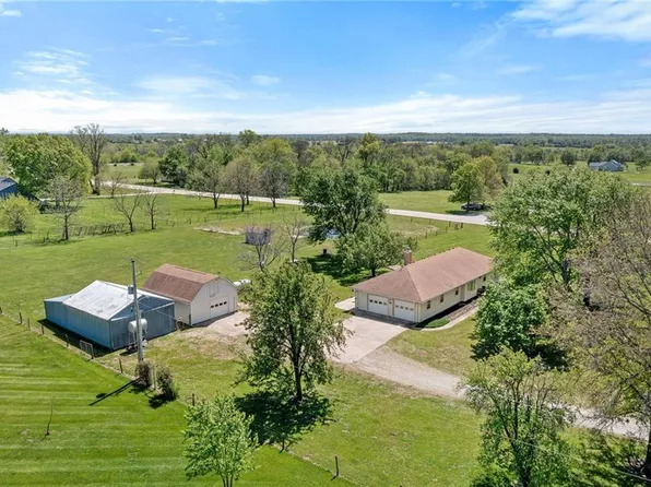 34255 Lookout Rd, Osawatomie, KS 66064