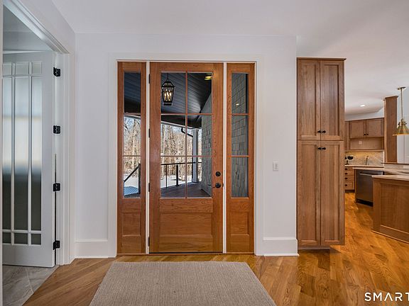 4th image of 81 Strawberry Hill Road