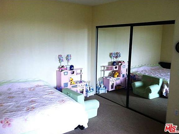 4th image of 871 Crenshaw Blvd Unit 206