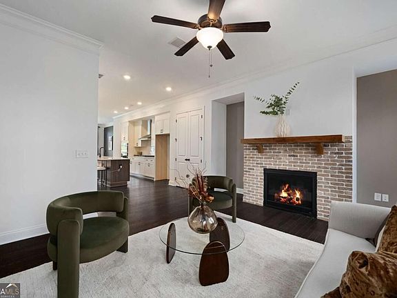 4th image of 3908 Danube Ln