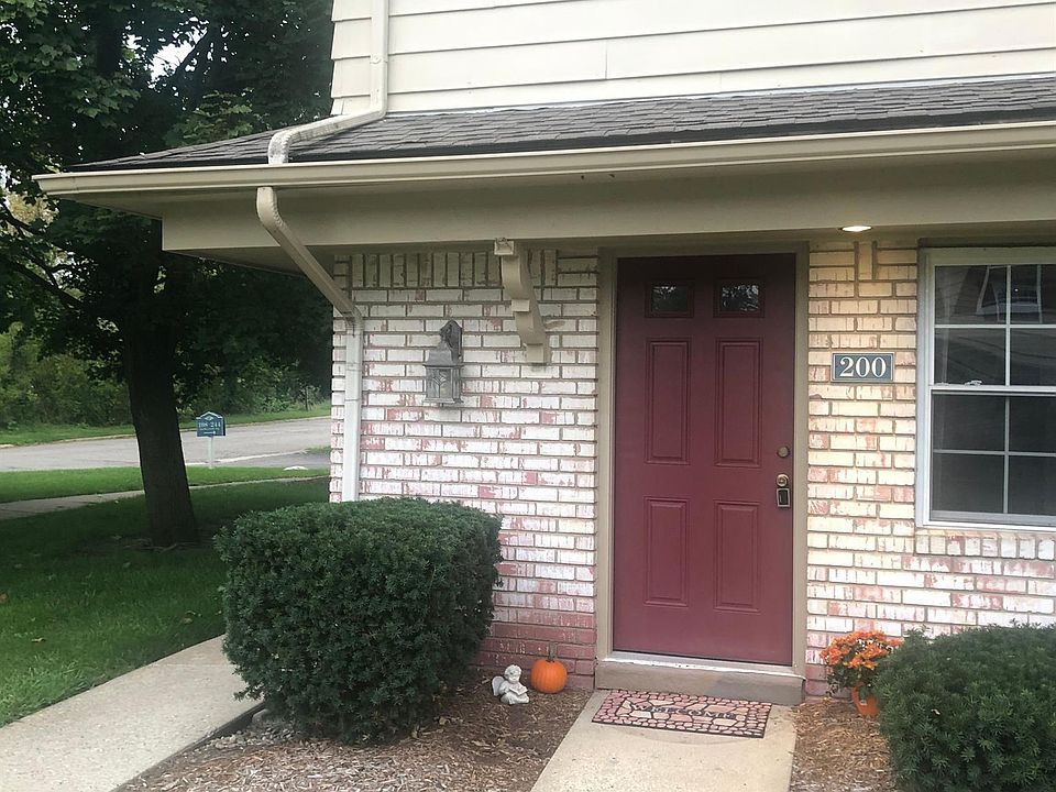 1st image of 200 Princeton Dr E