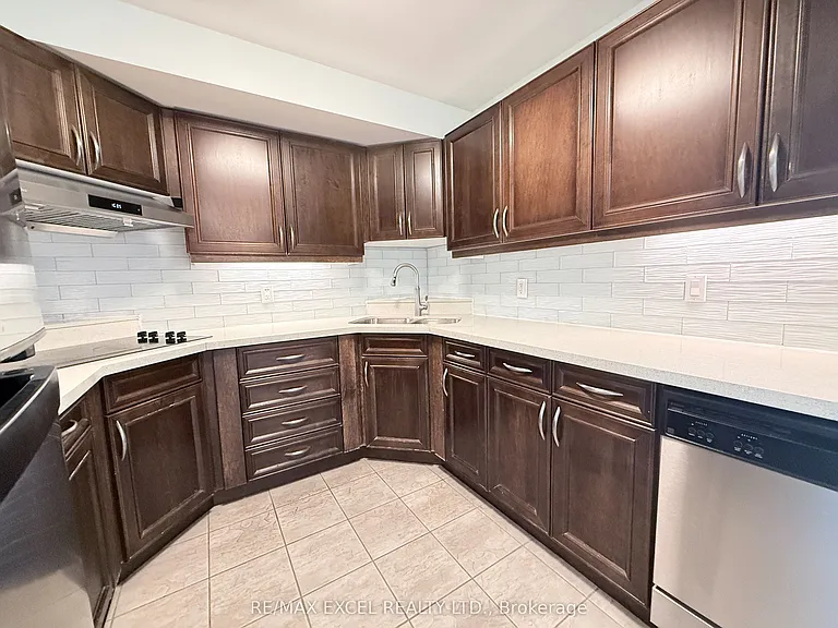 2020 McNicoll Ave #607 — Photo 4