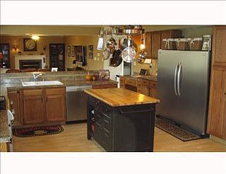 3rd image of 3356 Lenox Dr