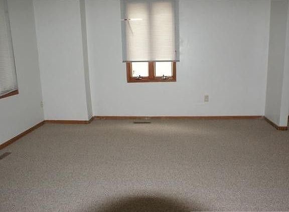 3rd image of 2955 Lyndale Ave N