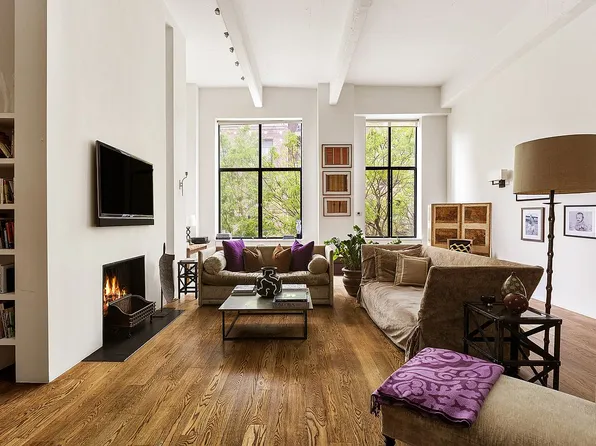 377 W 11th St APT 3A, Manhattan, NY 10014