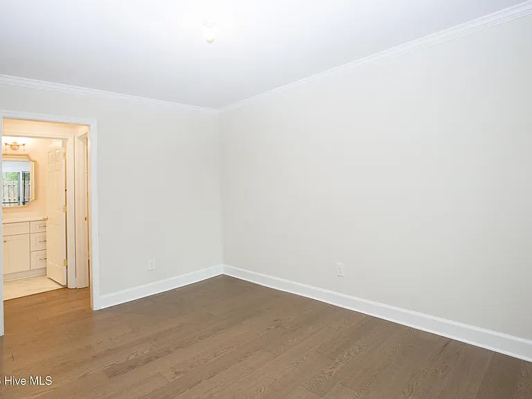 131 Racquet Ln — Photo 65