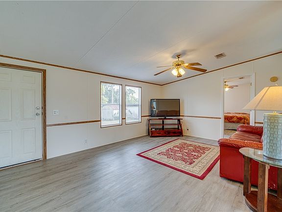 4th image of 2253 Queen Anne Dr