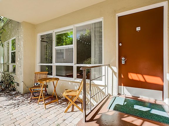 3rd image of 10584 Santa Monica Blvd APT 110