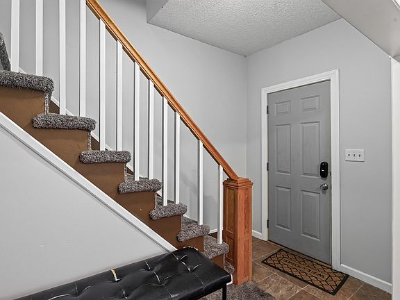 2nd image of 1076 Ross Ave