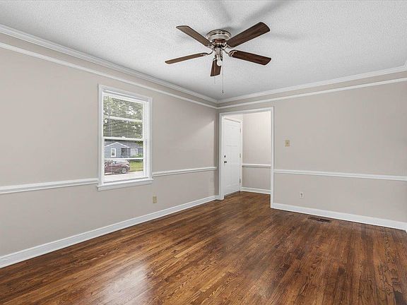 3rd image of 4064 Truman Ave