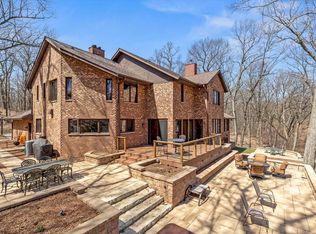 S4W31415 Walnut Holw, Delafield, WI 53018