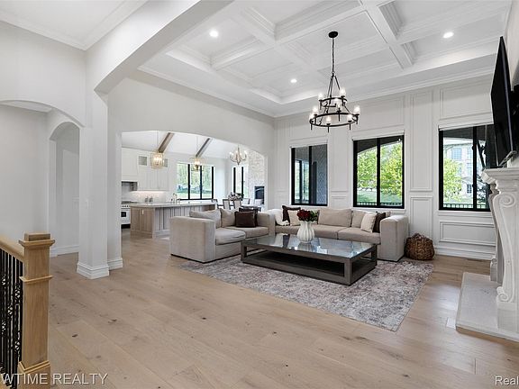 5th image of 4805 Woodland Hills Dr