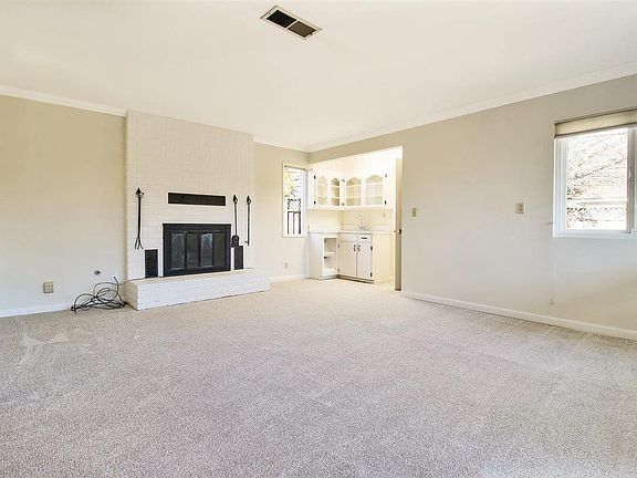 5th image of 18265 Purdue Dr