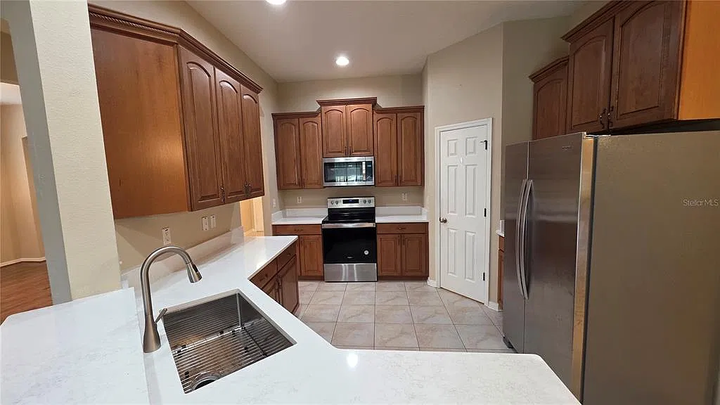 4 bed, 3.0 bath, 2195 sqft, $2,875 — Photo 3