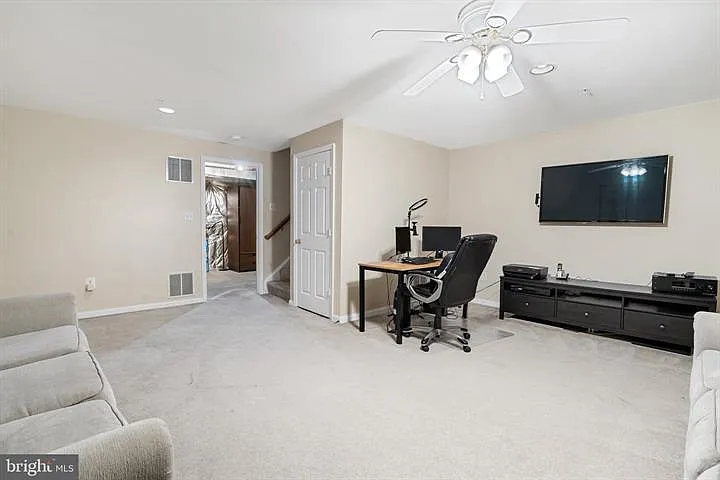 4537 Ingham Rd — Photo 6