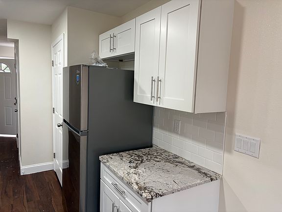 5th image of 1702 W Granfield Ave #2