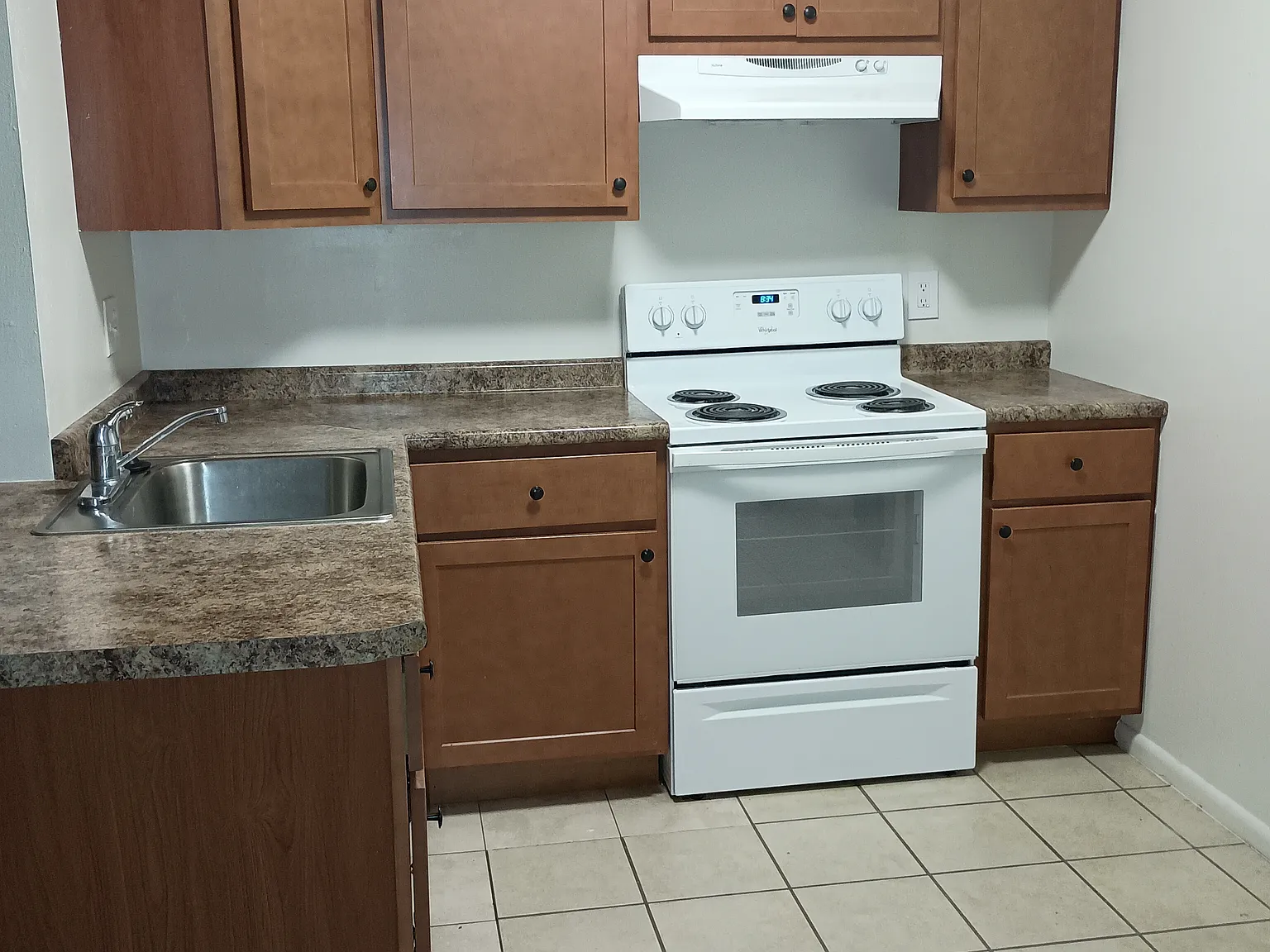 2 bed, 1100 sqft, $1,250 — Photo 2