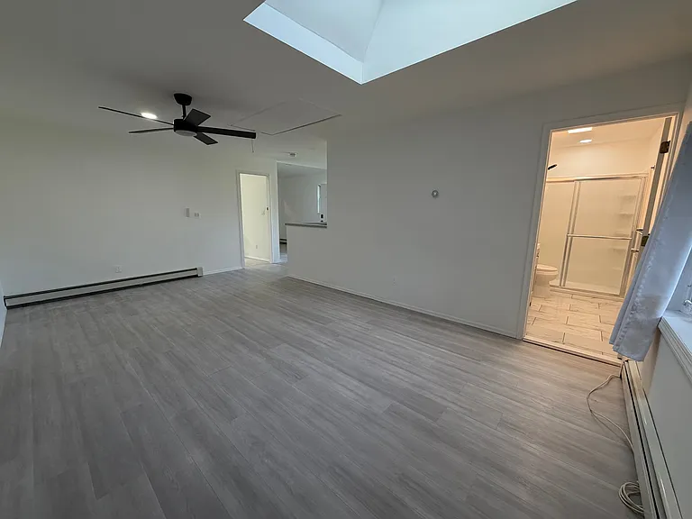 418 Erie St #2 — Photo 8
